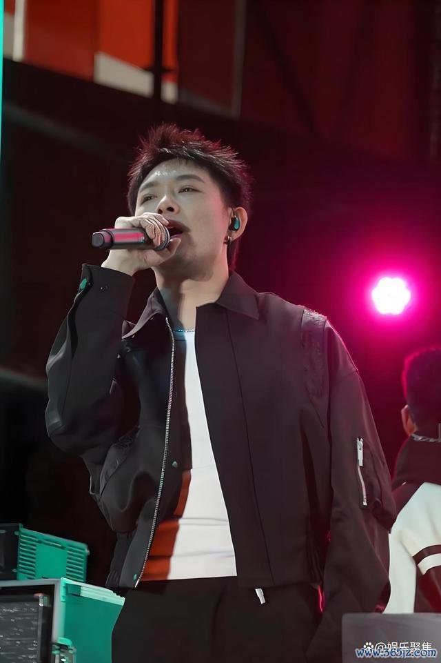 支撑老舅被湖南卫视跨年晚会革职 醉酒闯祸影响形象