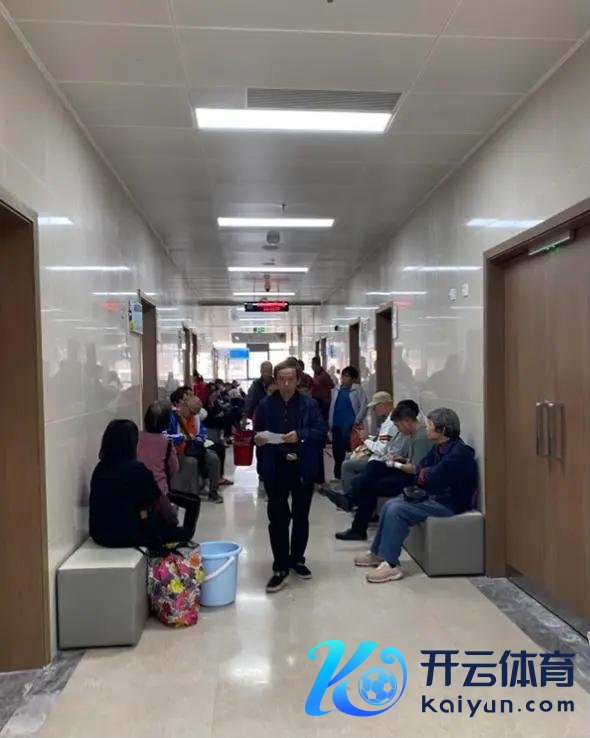 60岁的父亲不承认我方患了抑郁症 病耻感闭塞求医路